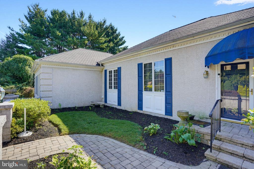 9 MCCORMICK DRIVE