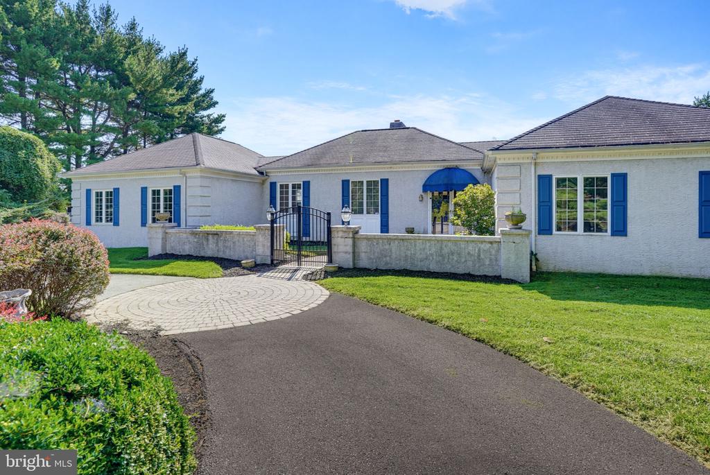 9 MCCORMICK DRIVE