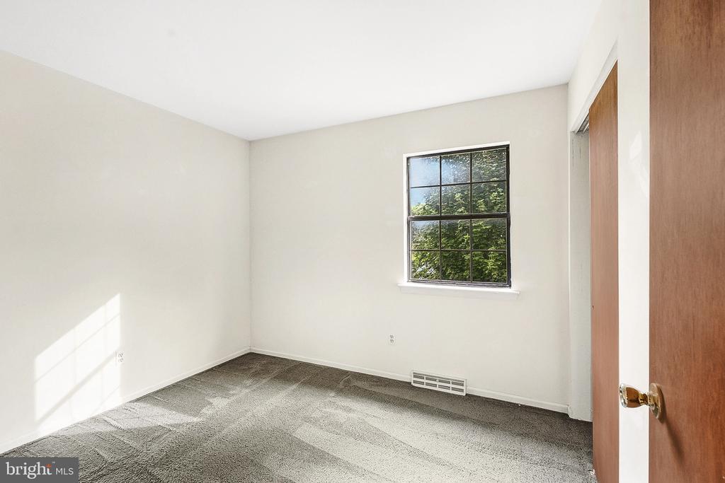 3 E SAINT JOSEPH COURT