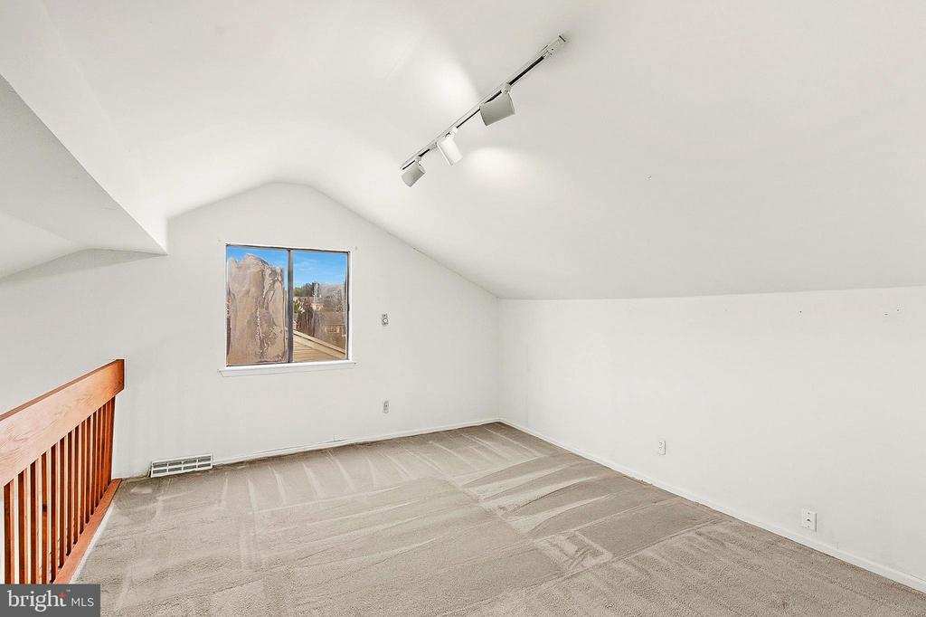 3 E SAINT JOSEPH COURT