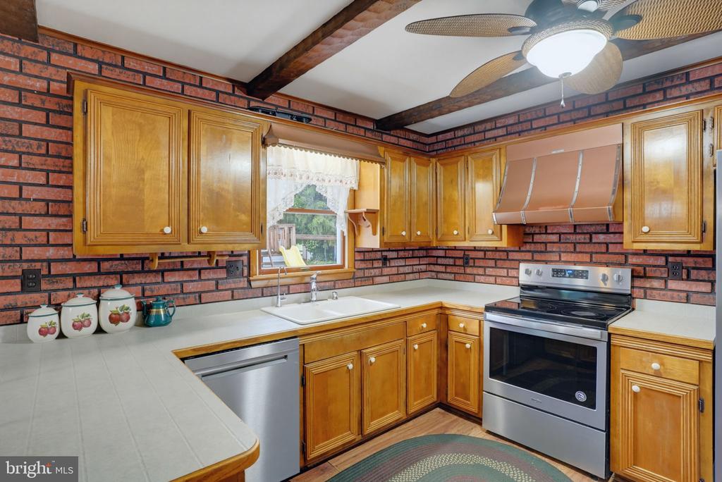 153 BLACKBIRD GREENSPRING ROAD