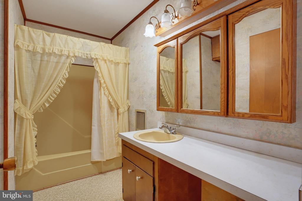 153 BLACKBIRD GREENSPRING ROAD