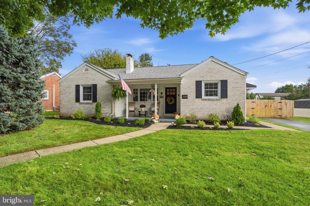 2409 TAPLEY LANE