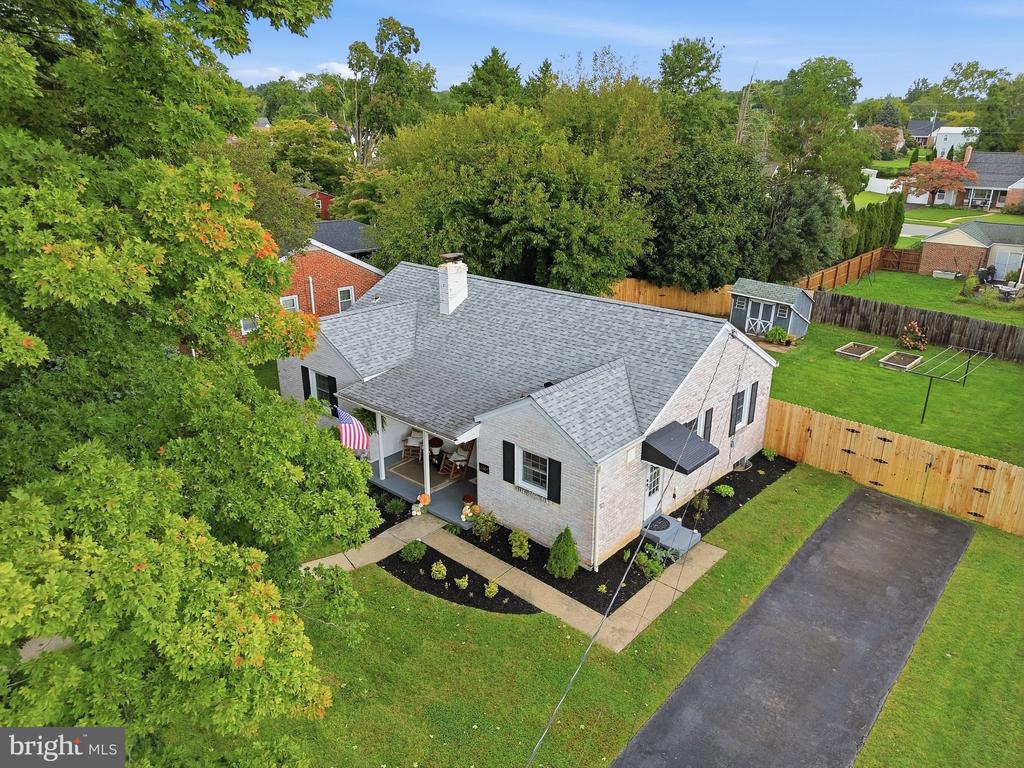 2409 TAPLEY LANE