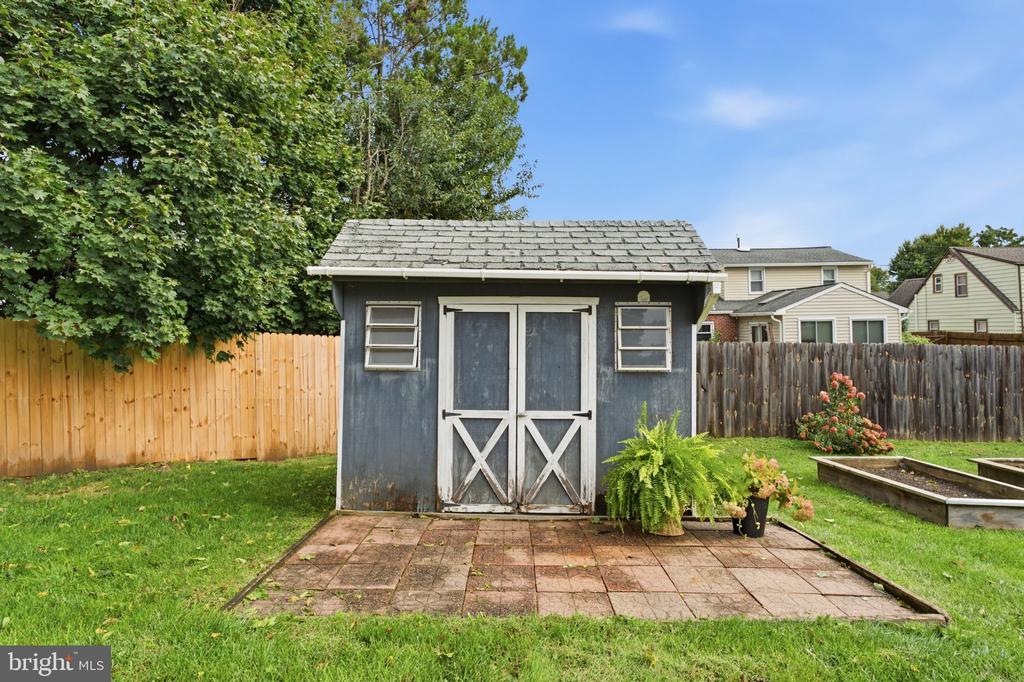 2409 TAPLEY LANE
