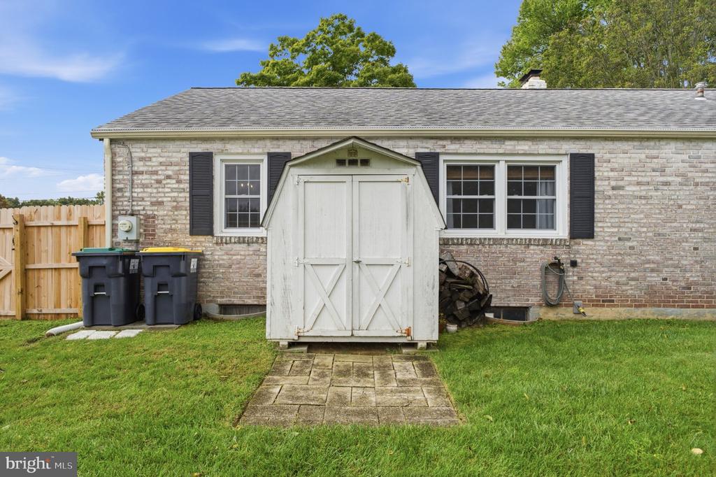 2409 TAPLEY LANE