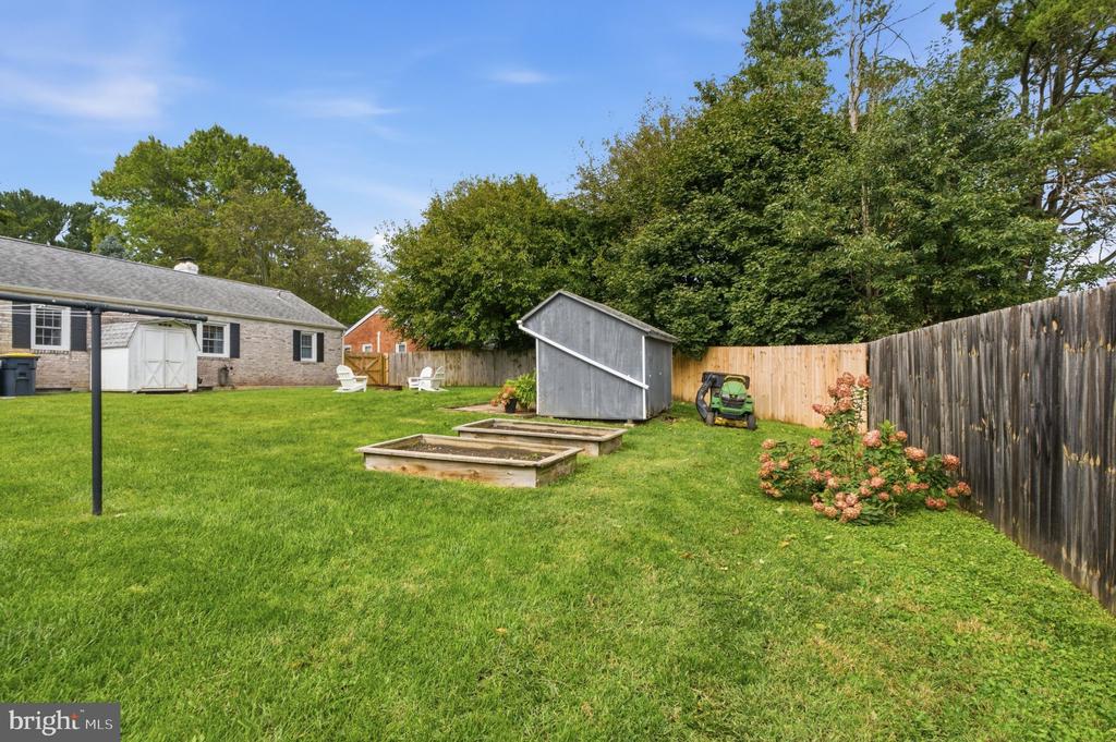 2409 TAPLEY LANE