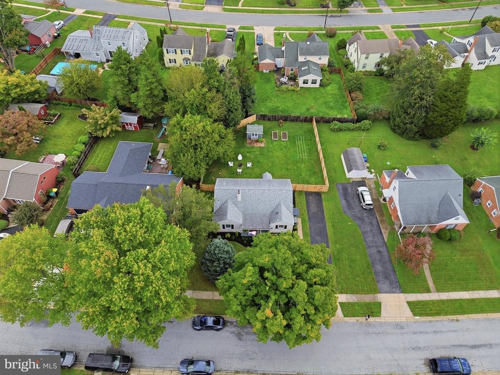 2409 TAPLEY LANE