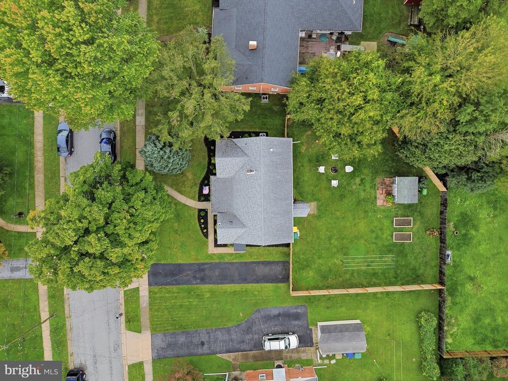2409 TAPLEY LANE