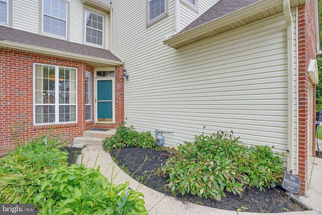 12 REDDEN COURT