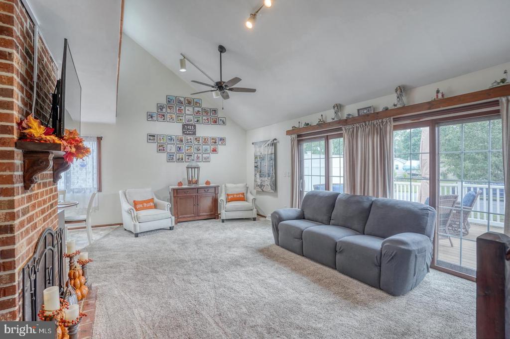 27856 Oak Meadow Dr