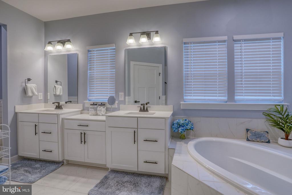 32471 MORRIS TRAIL