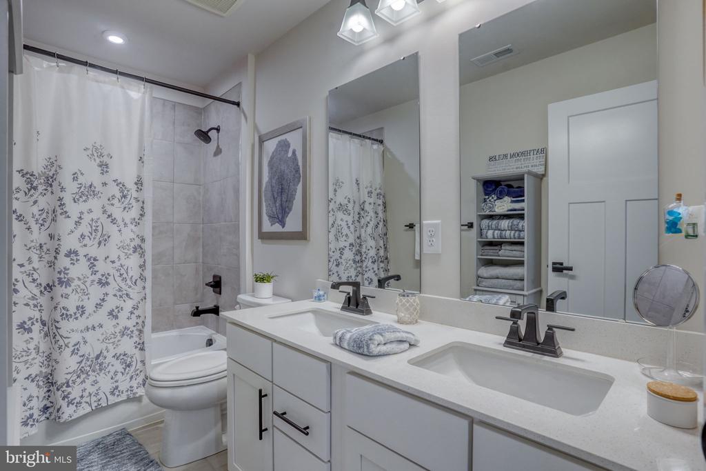 32471 MORRIS TRAIL