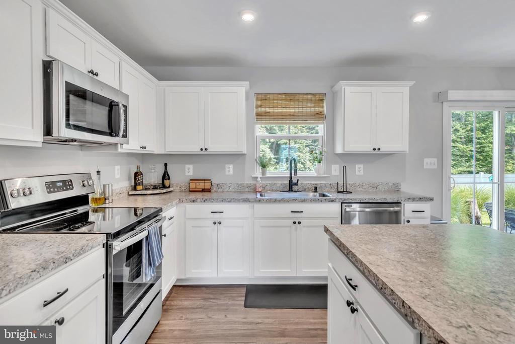 13 Bayberry Dr