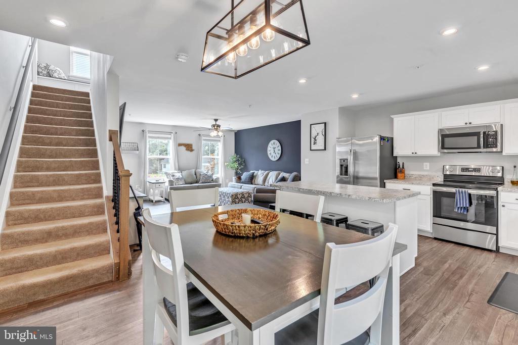 13 Bayberry Dr