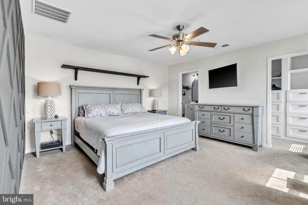 13 Bayberry Dr