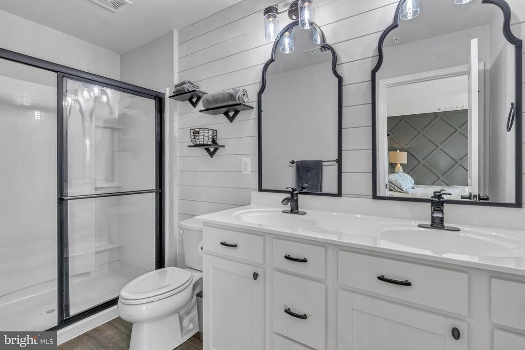 13 Bayberry Dr