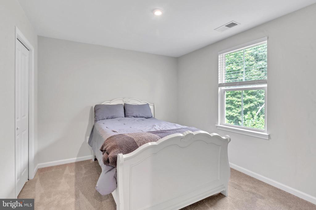 13 Bayberry Dr