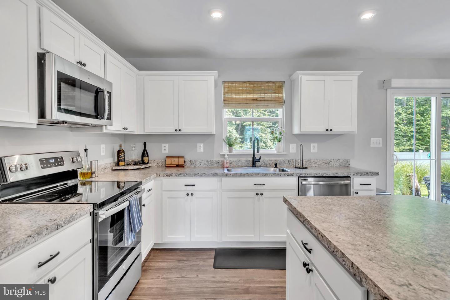 13 Bayberry Dr