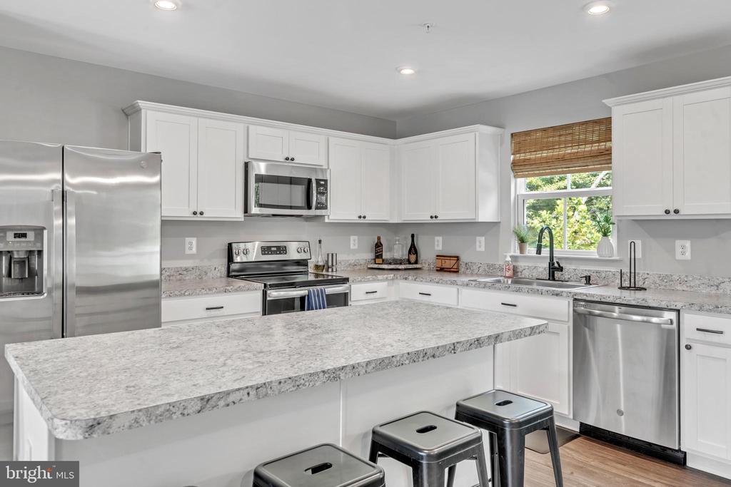 13 Bayberry Dr