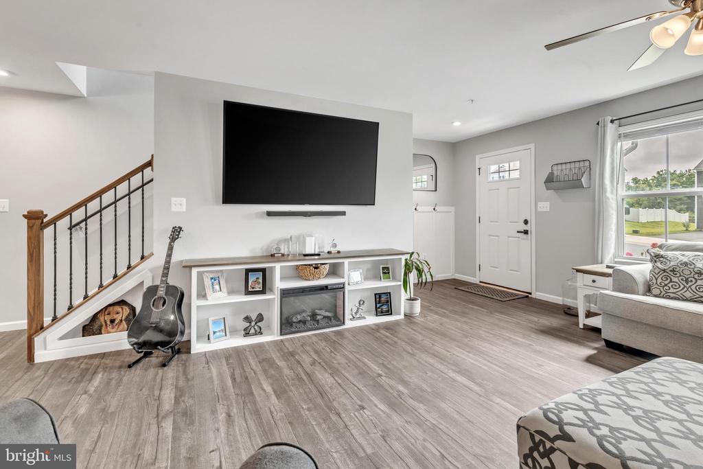 13 Bayberry Dr