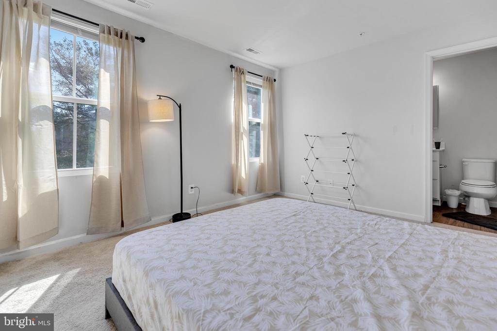 46 Azalea Cir