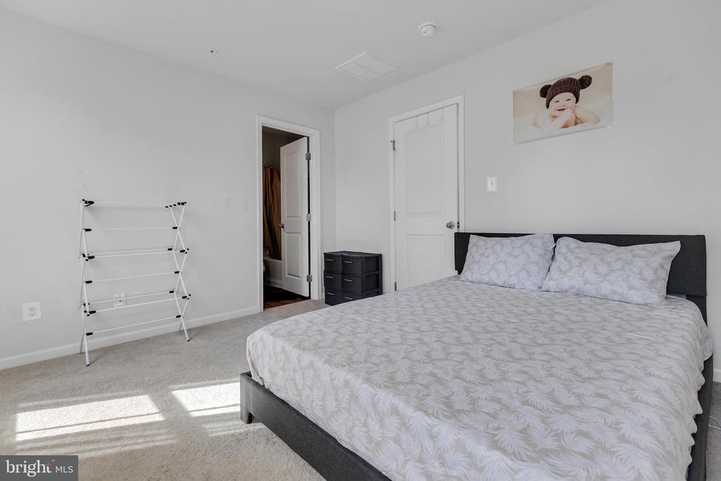 46 Azalea Cir
