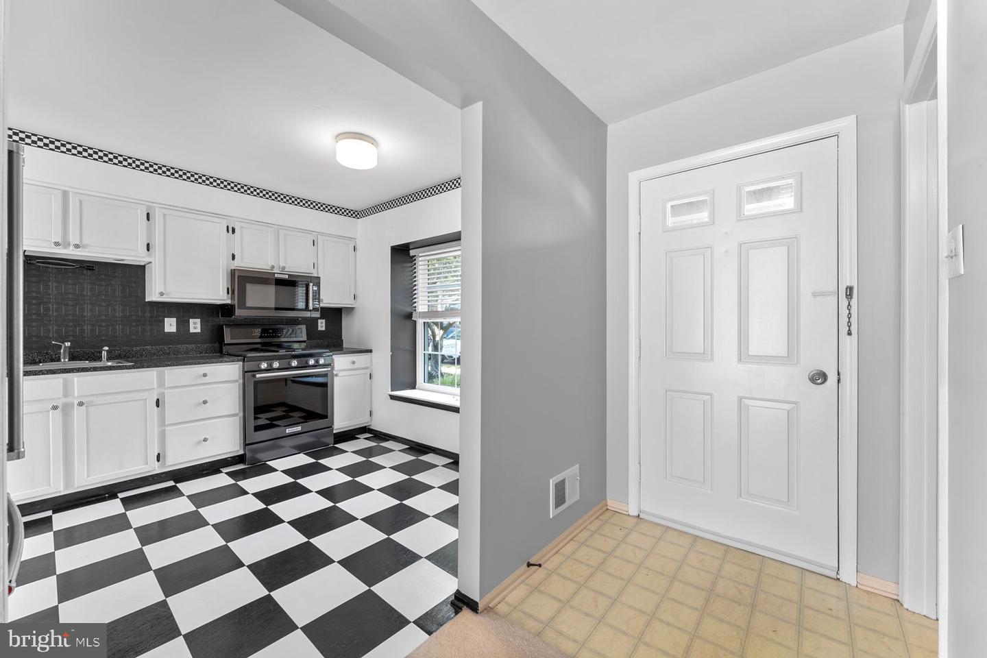 9 Carlyle Ct