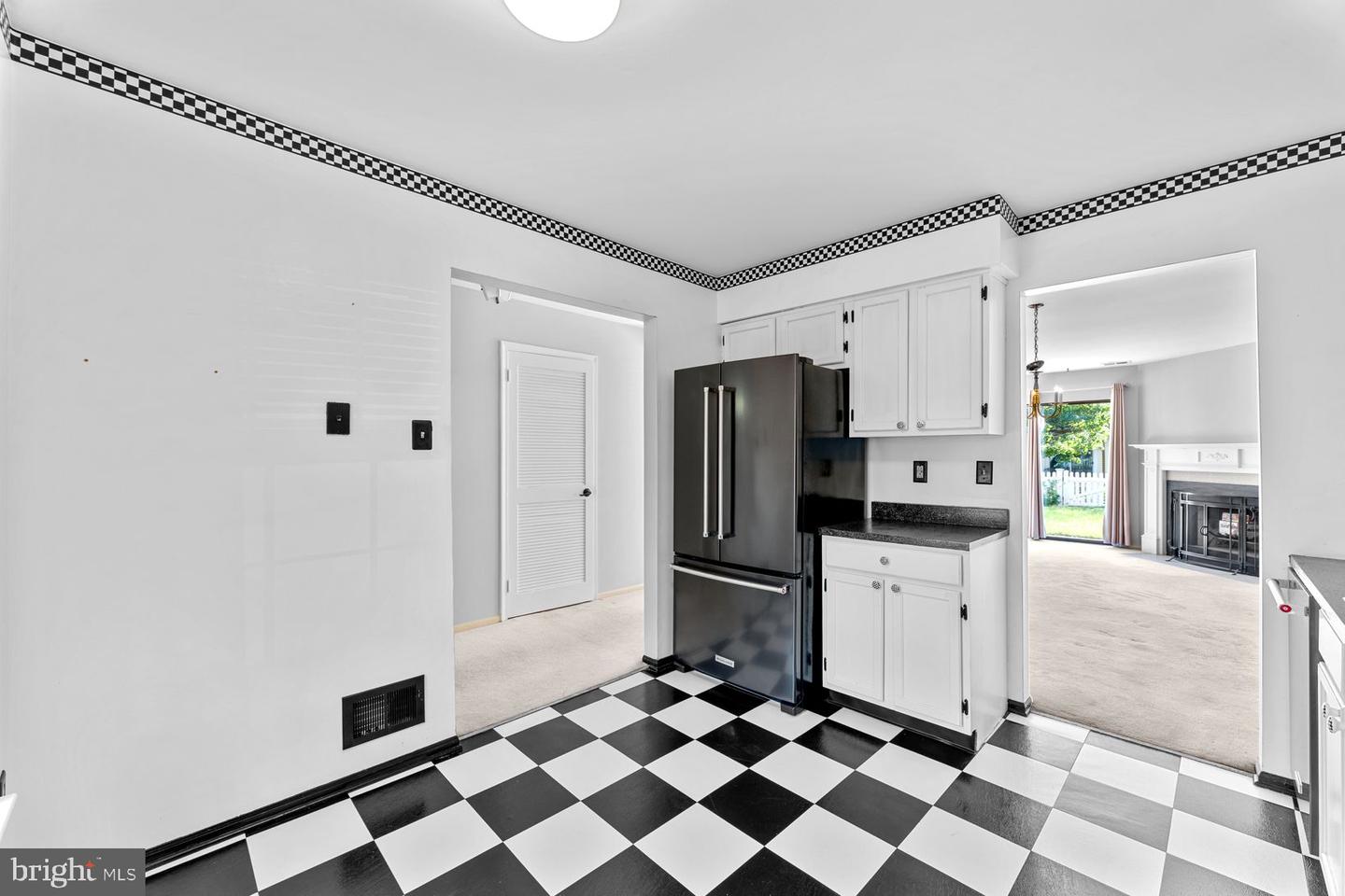 9 Carlyle Ct