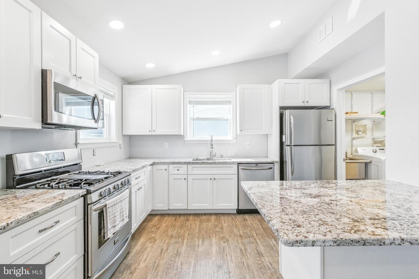 83 Morton Dr