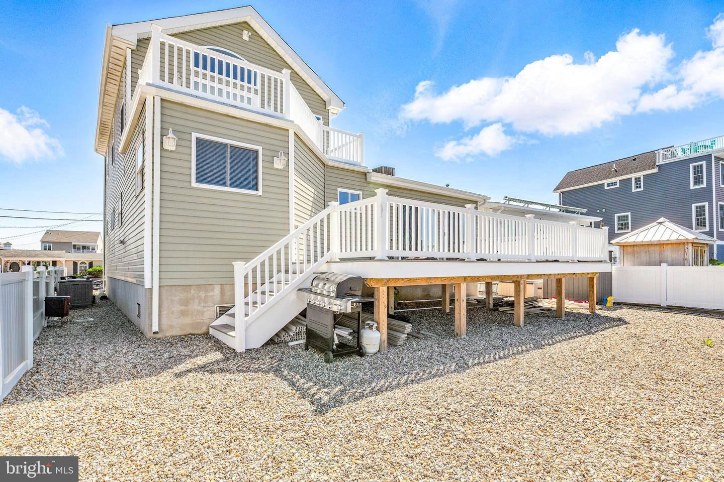 83 Morton Dr