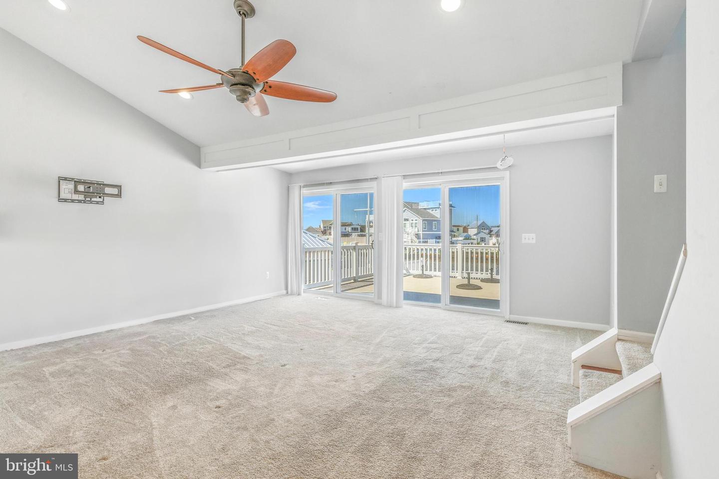83 Morton Dr