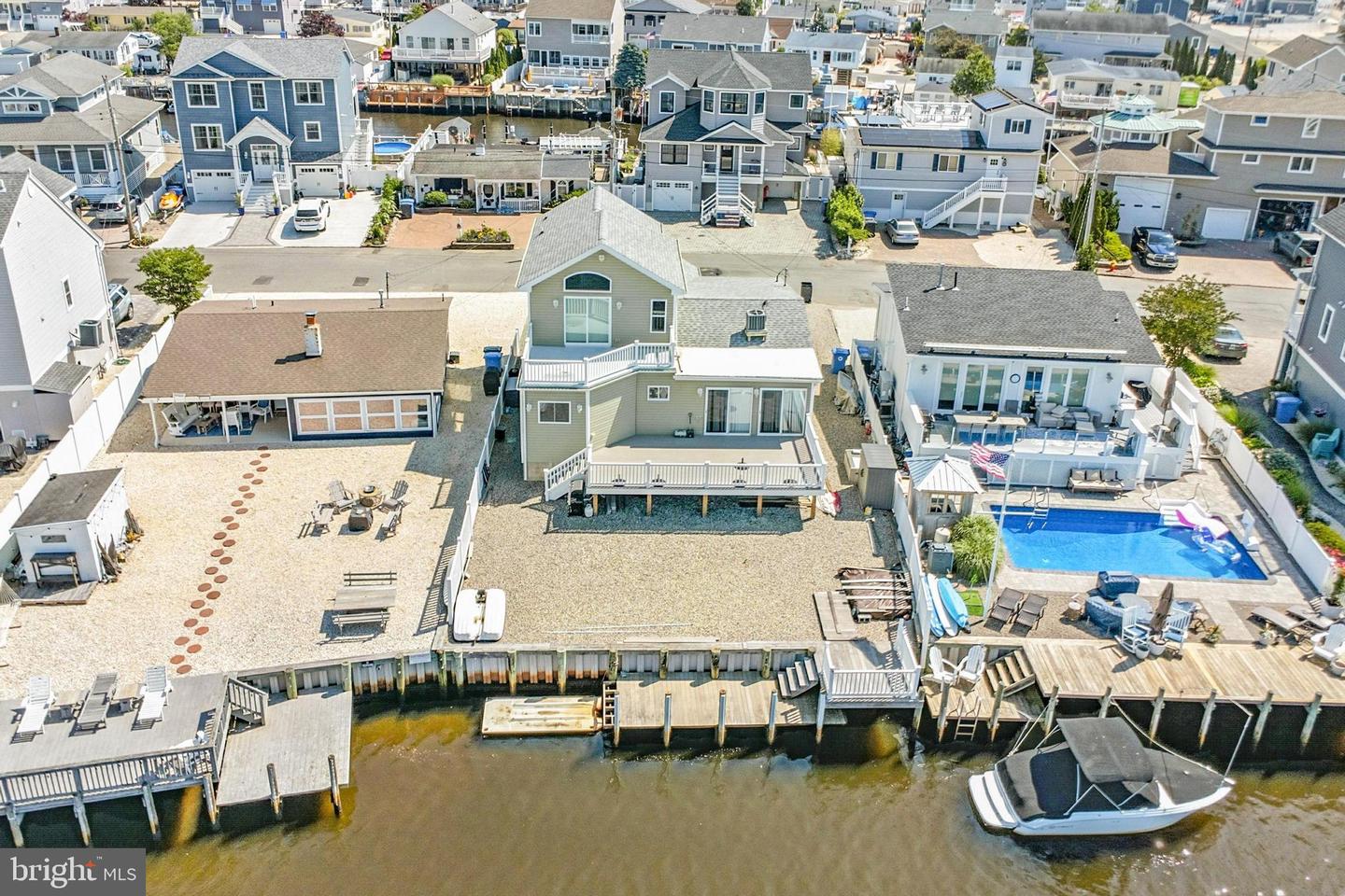 83 Morton Dr