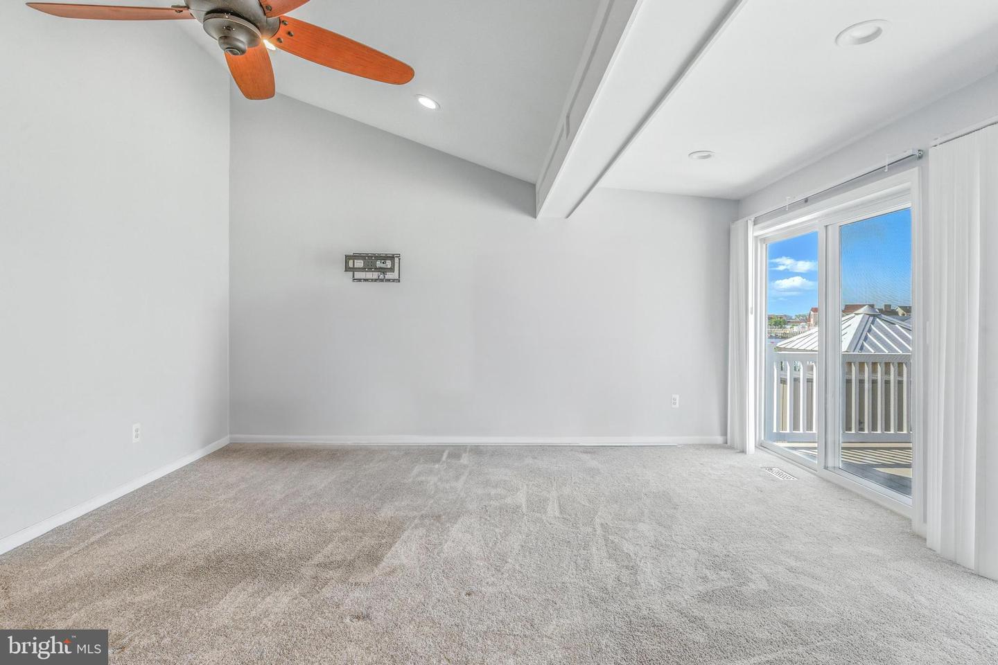 83 Morton Dr