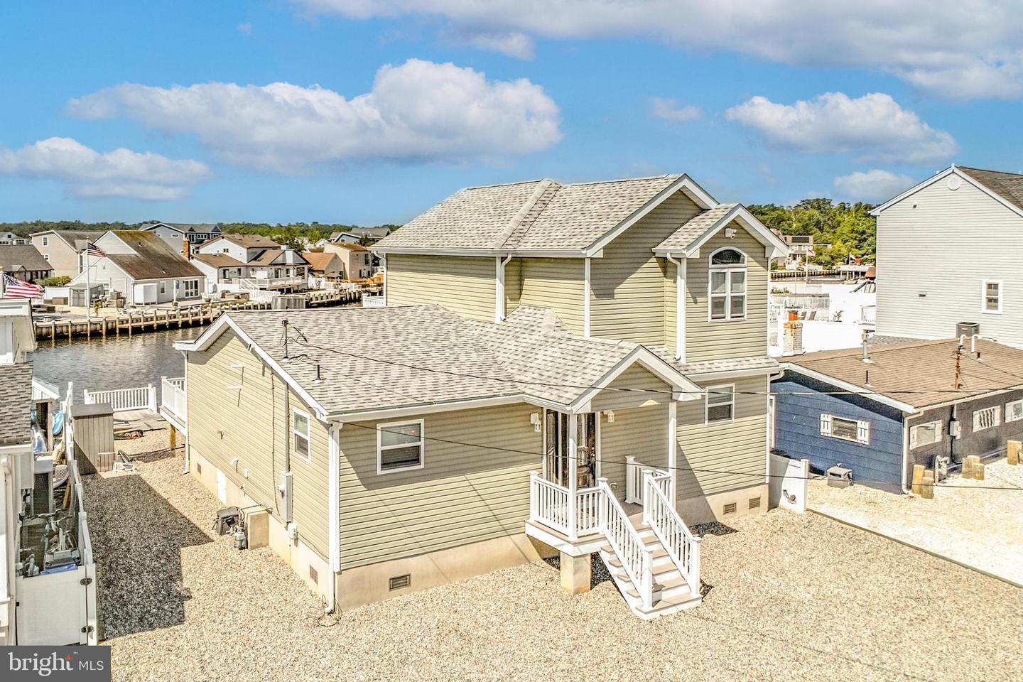 83 Morton Dr
