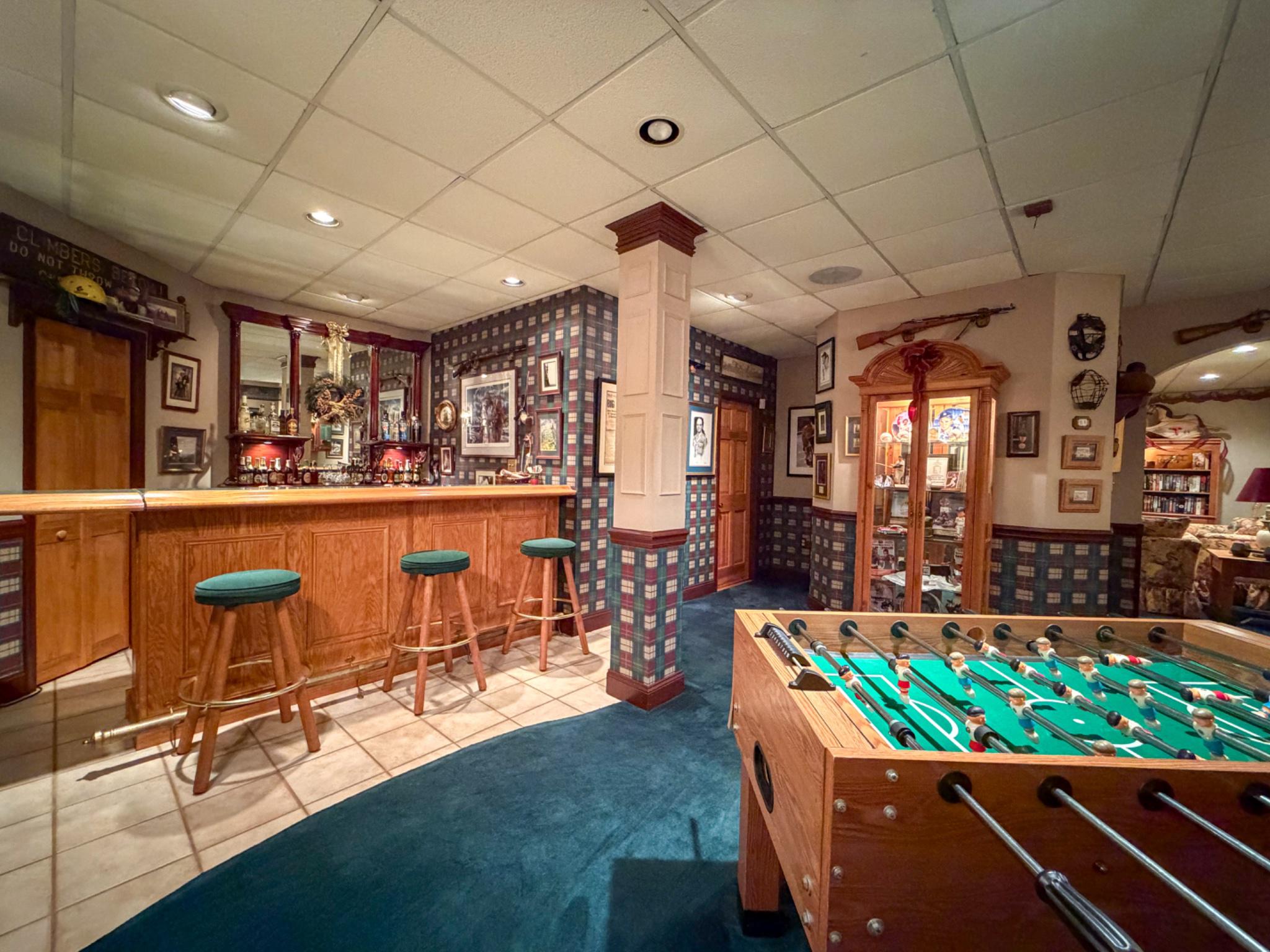 40 GREEN MEADOW DRIVE