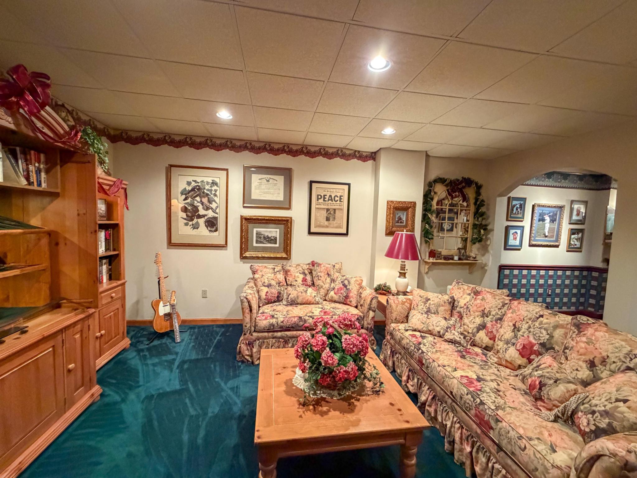 40 GREEN MEADOW DRIVE