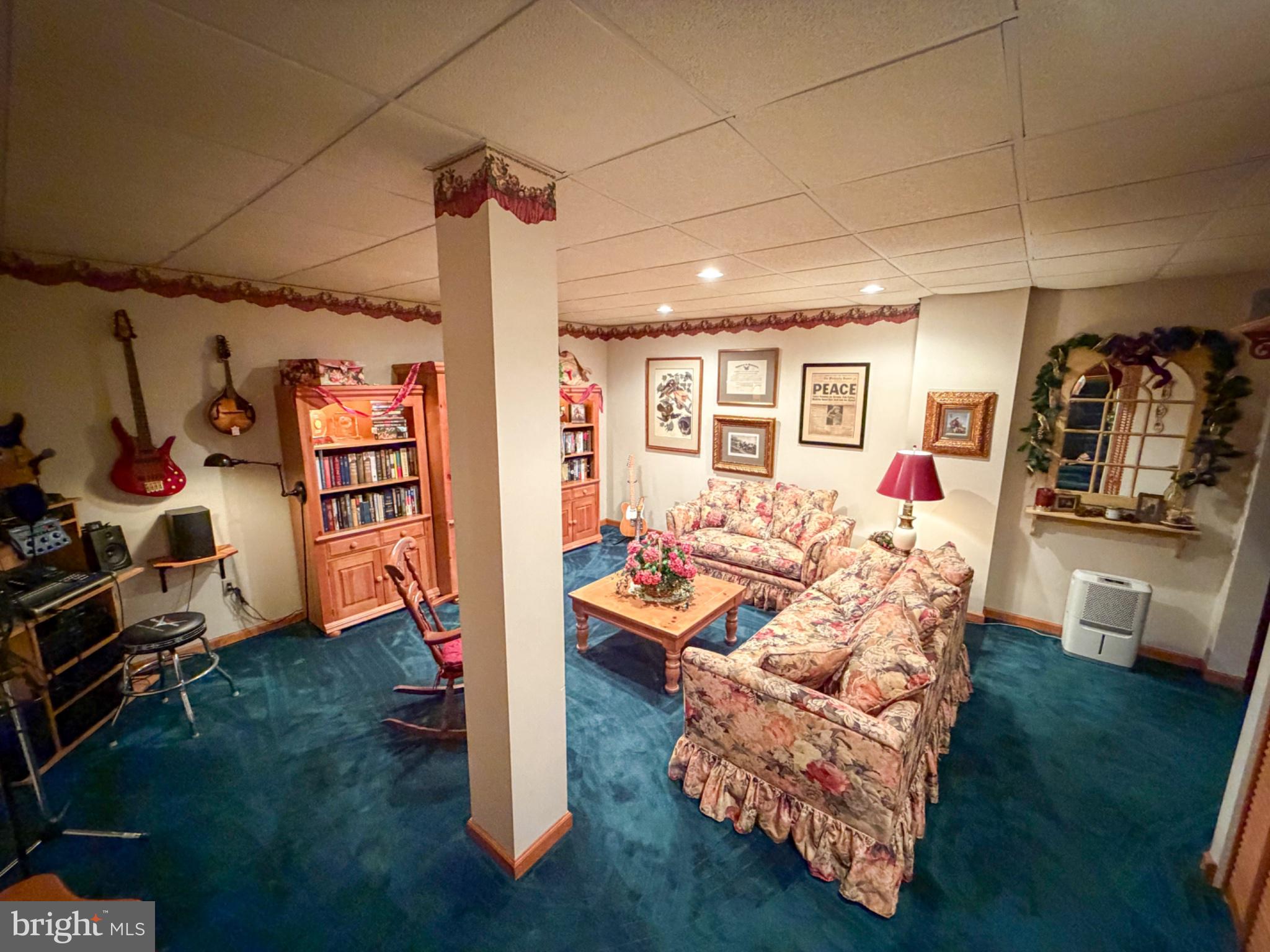 40 GREEN MEADOW DRIVE