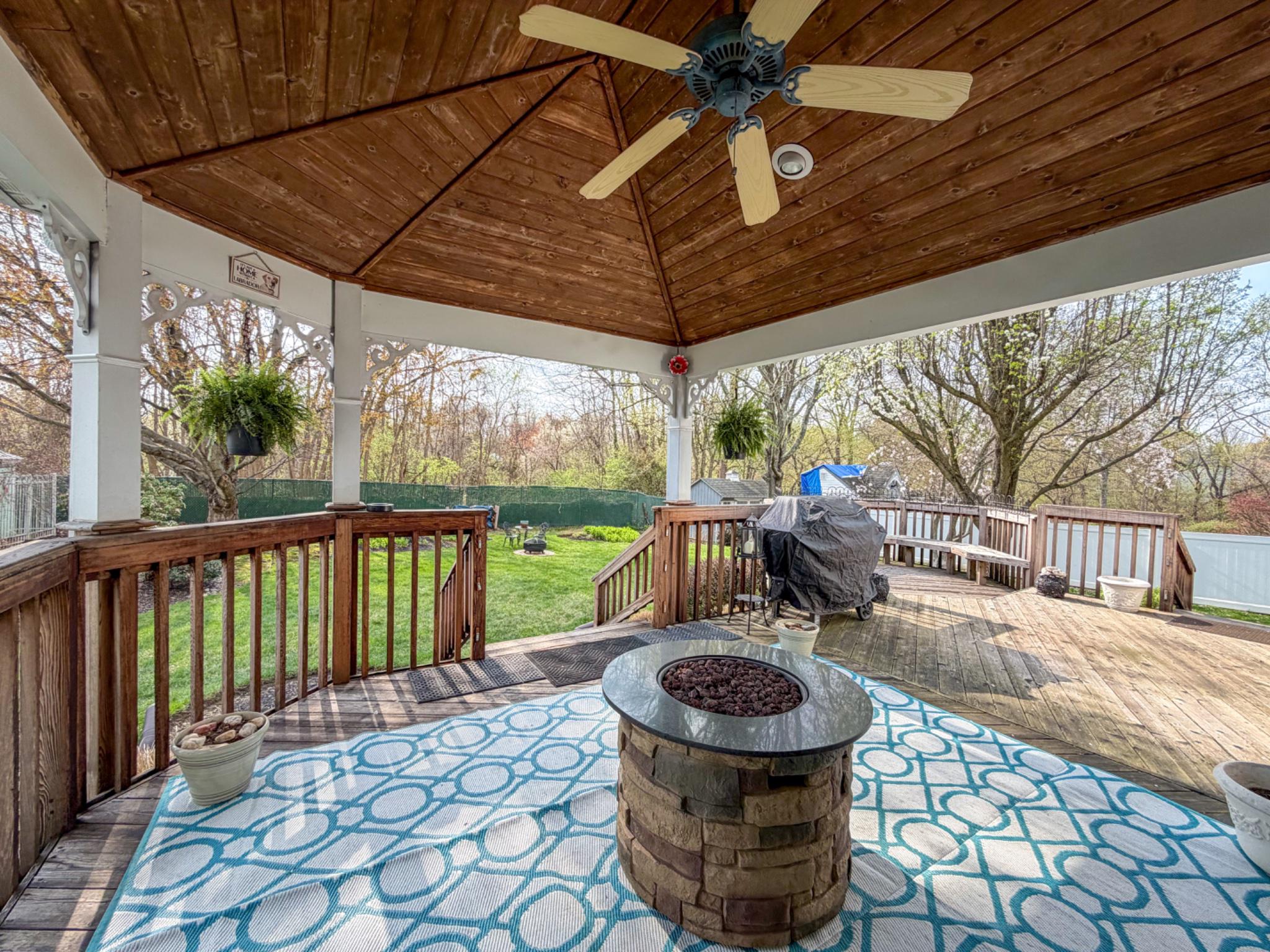 40 GREEN MEADOW DRIVE