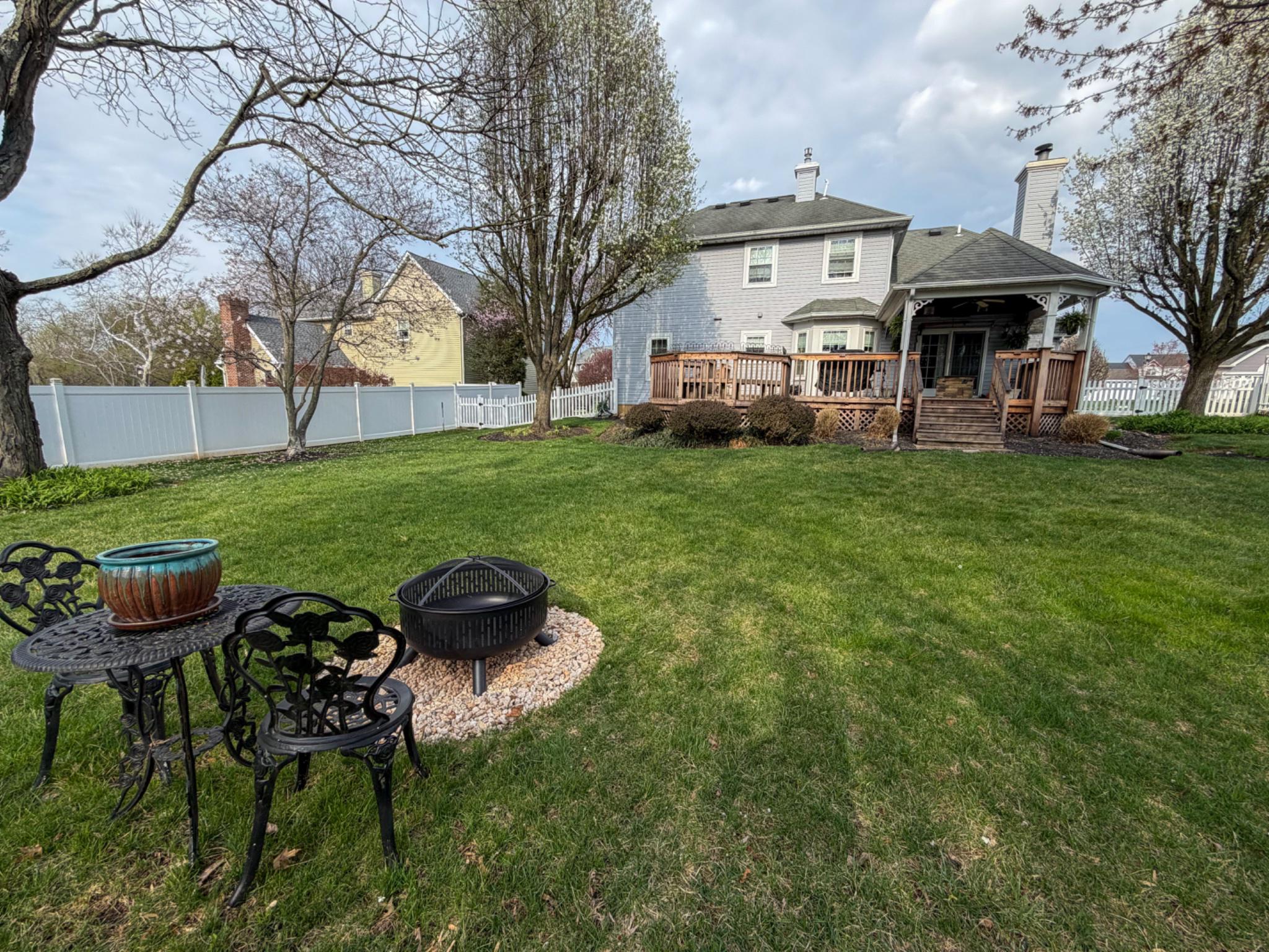 40 GREEN MEADOW DRIVE