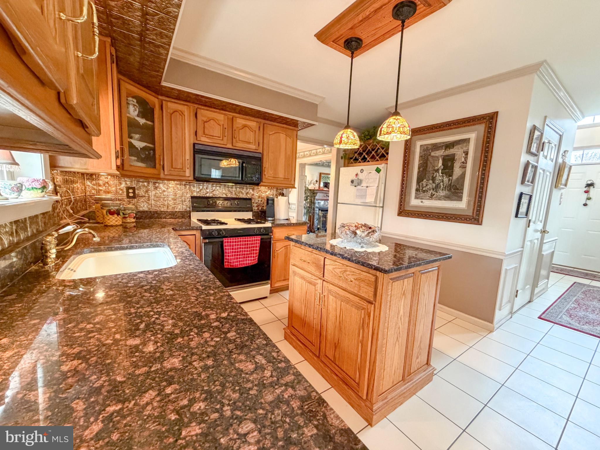 40 GREEN MEADOW DRIVE