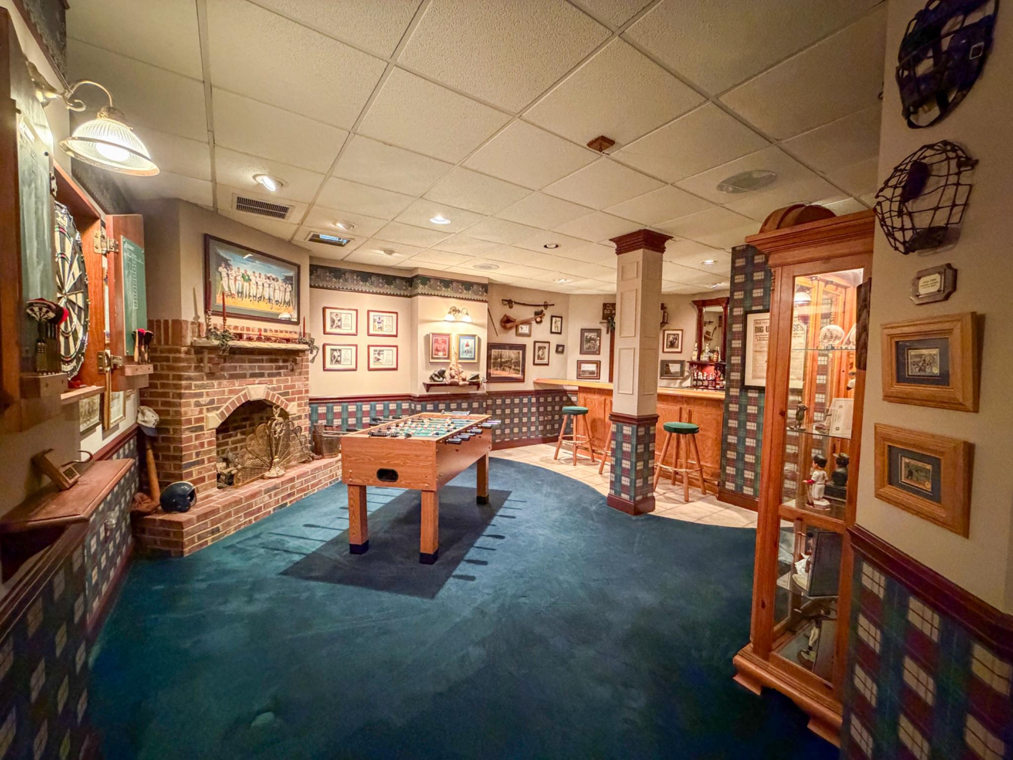 40 GREEN MEADOW DRIVE