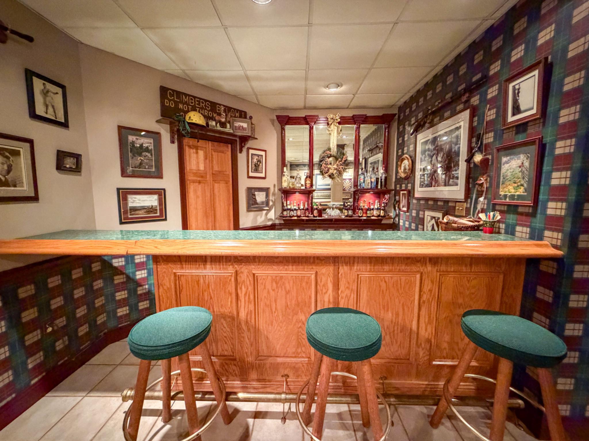 40 GREEN MEADOW DRIVE