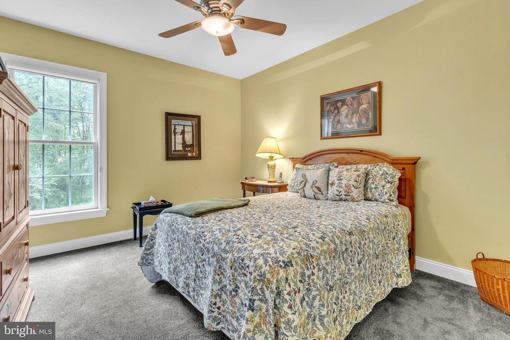 318 Hyde Park Rd