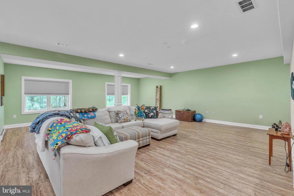 318 Hyde Park Rd