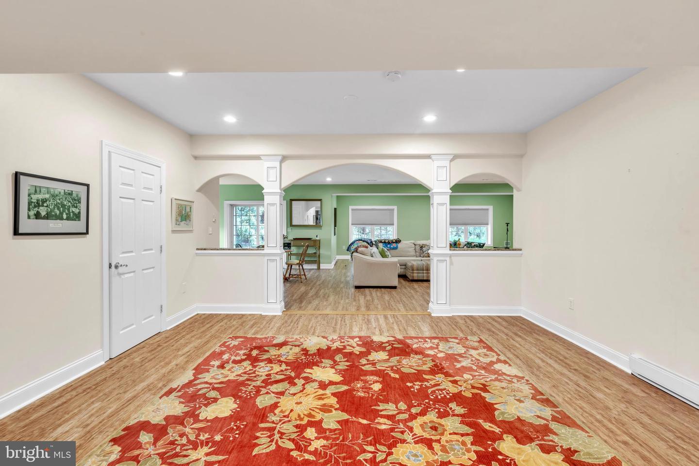 318 Hyde Park Rd