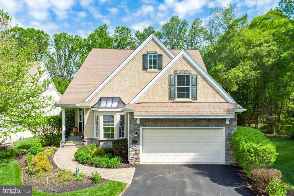 318 Hyde Park Rd