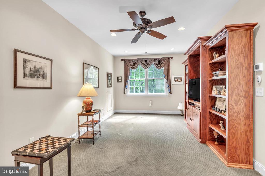 318 Hyde Park Rd