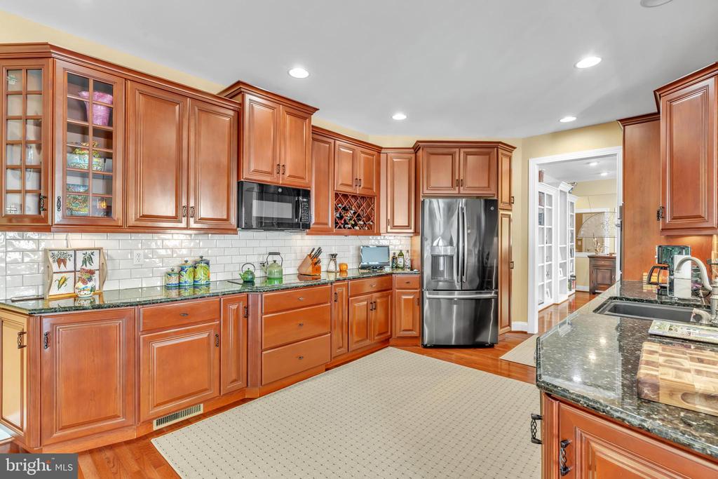 318 Hyde Park Rd
