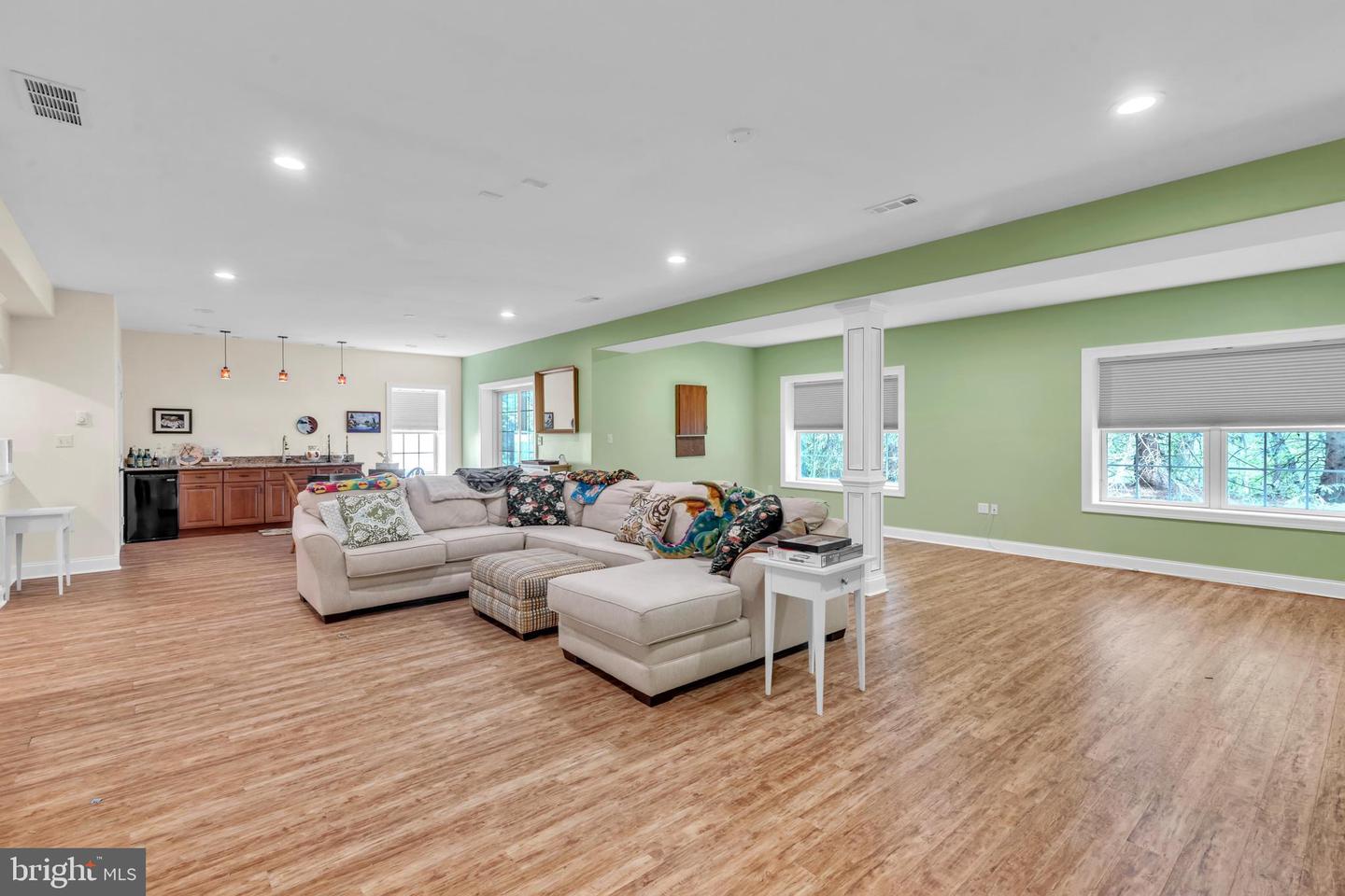 318 Hyde Park Rd